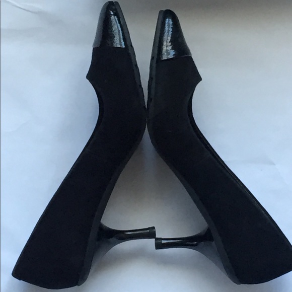Kenneth Cole Reaction Shoes - Kenneth Cole Black Suede and Patent Leather Pumps